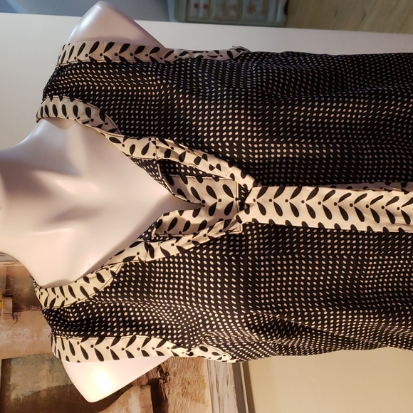 NY Collection Tank - Picture 2 of 5